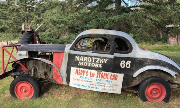 Da Yoopers Tourist Trap - Web Listing (newer photo)